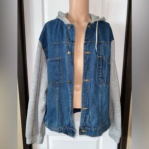 Eagles Ridge Vintage Denim Jacket with Gray‎ Hood